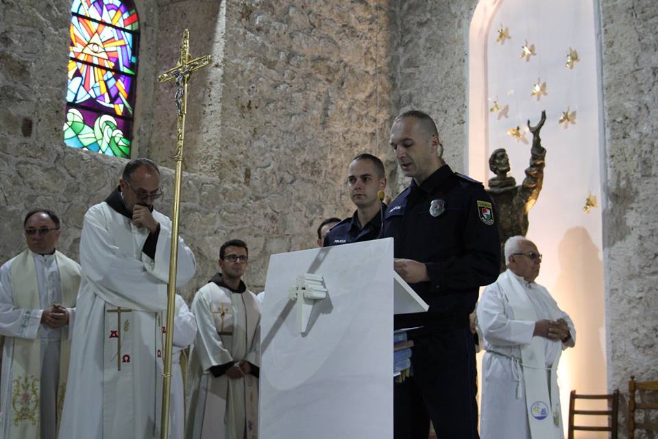 Foto U Ov Arevu Proslavljen Patron Upe I Za Titnik Policije Sveti